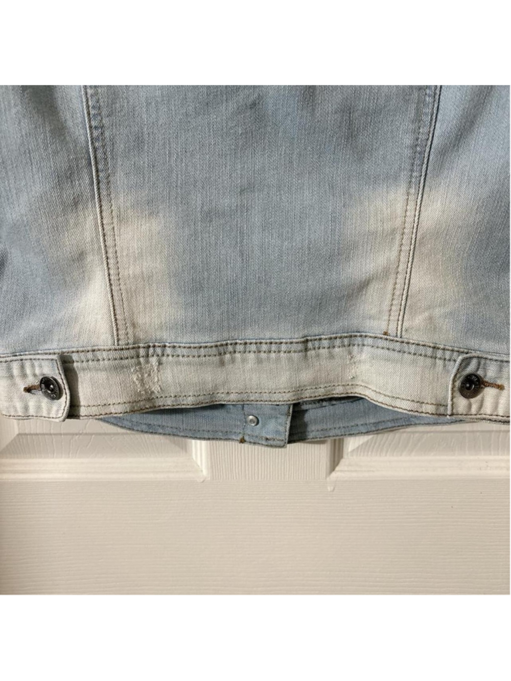 Y2K YMI Retro Millennial Women's Light Wash Distressed Blue Denim Vest - Picture 6 of 8